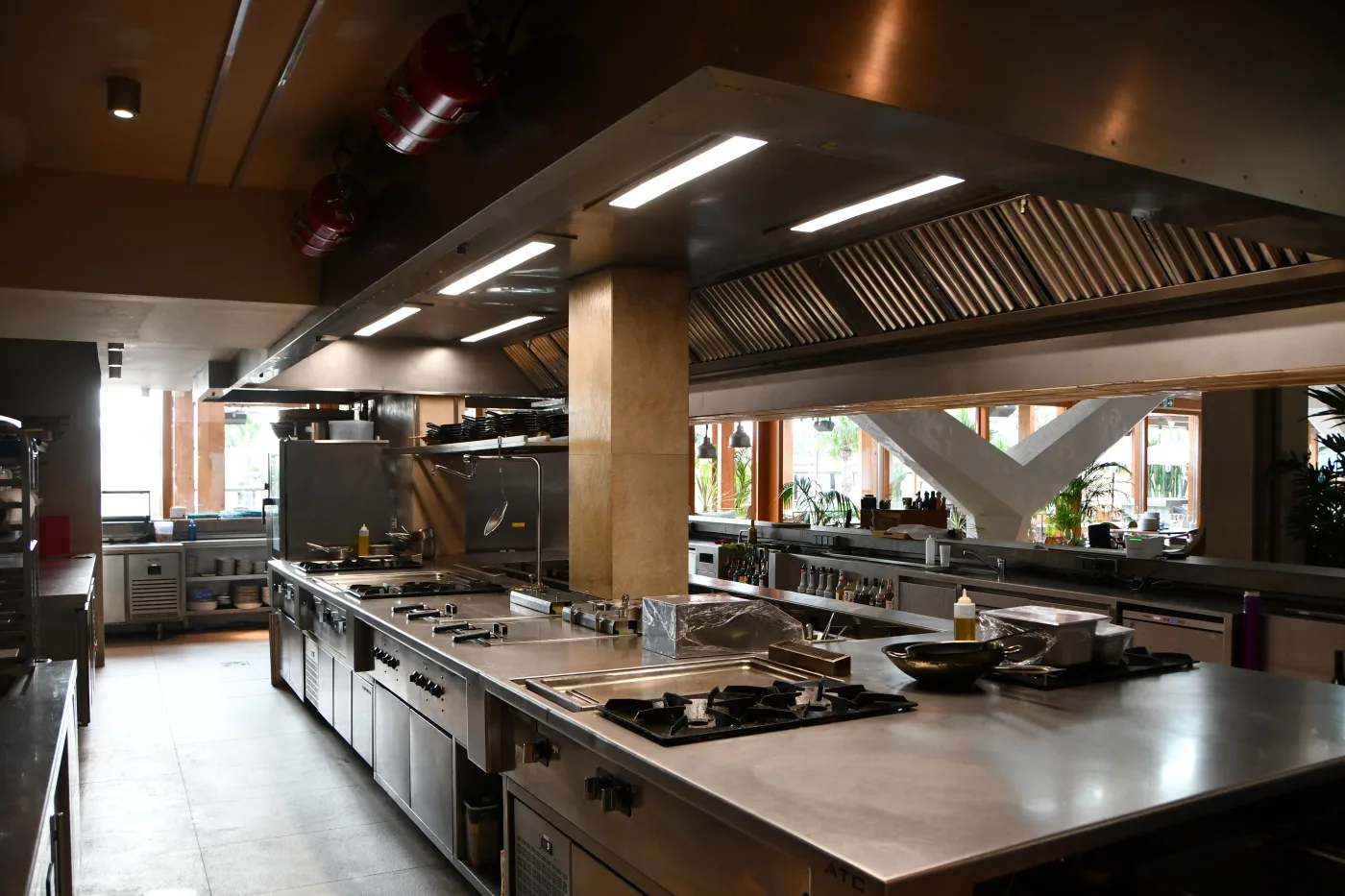 Cocina industrial Bastian Beach Club · Barcelona